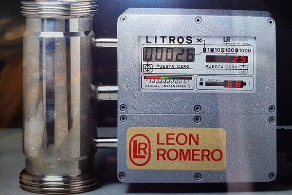 Caudalímetro electromagnético de G-Flow con el logo de los años 70