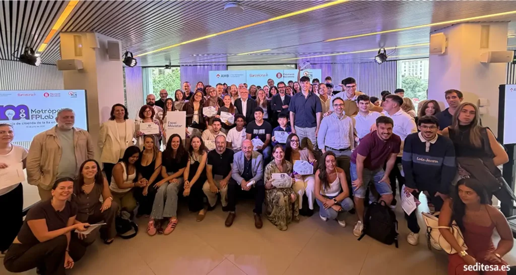 Alumnos participantes en la 8ª edición de Metròpolis FP Lab
